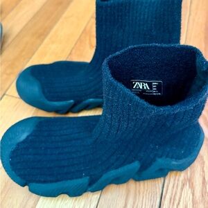 Zara Ribbed Black Ankle Boots